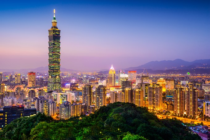 Taipei, Taiwan city skyline at twilight